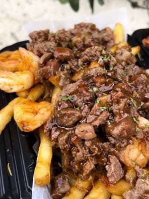 🗣️HELLLOOOOOOOO 🍟  🍟 Honey Garlic Steak & Shrimp fries  🍗 Lemon Pepper “WET” available at participating locations only! Gardena, Whittier & Ontario 🍗 Mumbo Lemon Pepper  🍟: #Gardena 📍:14800 S Western Ave suite 108, Gardena, CA 📅: Monday - Sunday ⏰: 11am - 9pm #mrfriesman #loadedfries #bestfries #frenchfries #gardena #lafoodies #losangelesfood #southbay #inglewood #explorepage #food #eat #lunch #dinner 