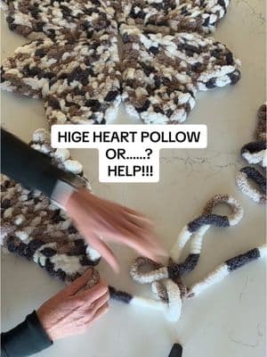 4 hearts, 8 pieces, what to do?? #fingerknitting #chunkyyarn #fyp #chunkyknitblanket #throwblanket #cozyblanket #babyblanket #heartpillow 