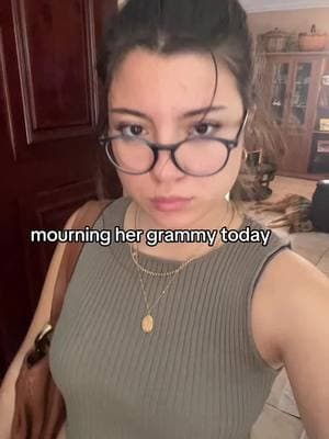 congrats to st Vincent but my baby charmmmmmm #charmbyclairo #clairoshade #grammys2025 #bestalternativemusicalbum #indiealbum #collegeradio 