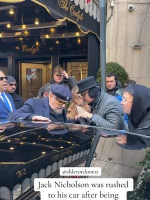 Jack Nicholson was rushed to his car after being swarmed by his fans while leaving his New York City hotel this morning. (🎥) @elderordonez1 #jacknicholson #leonardodicaprio #arnoldschwarzenegger #sylvesterstallone #brucewillis  #tomcruise  #angelinajolie  #blakelively #ryanreynolds  #newyork #awesome #bradleycooper  #jenniferlopez #benaffleck #pretty #beautiful #happy  #justinbieber #haileybieber #kimkardashian #kyliejenner #newyork #selenagomez #taylorswift #fyp