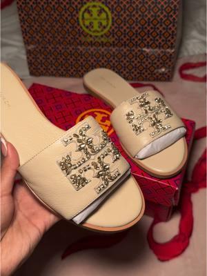 i’m obsessed 😍😍⭐️ #toryburchsandals #toryburch @TORY BURCH 