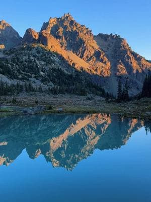 This was a pretty spectacular backcountry camping trip in Olympic National Park! Still so amazed that places like this exist!  #pnwphotographer #pnwhiking #onlyinwashington #onlyinyourstate #pnw #washingtonstate #explorewashington #explorewashingtonstate #themountainisout #americasbestidea #pnwonderland #nwisbest #pnwhikers #pnwroamers #exploreeverywhere #goatworthy #cascadiaexplored #godscountry #discoverwashington #wanderlustlife  #pnwescapes #pnwparadise #washington_ig #pnw_captures #ourplanet #earth_reflect #hiddengems #pnwexplored #pnwcollective #travelwashington 