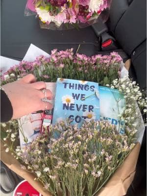 Safe to say this was not the greatest angle for me… oh well #bookbouquets 