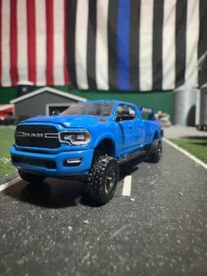 My camera needs to make up its mind #foryoupage #fypシ゚viral #164scalediecast #modeltrucks #ramtruck #customtruck #fifthwheeltoyhauler #bigfoottrailer #fifthwheeltrailer 