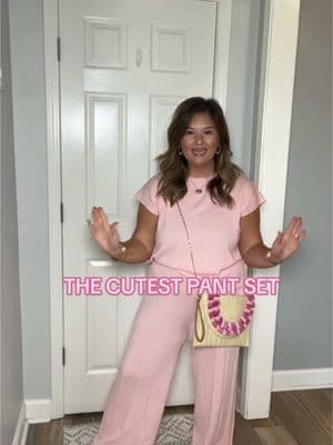 obsessed with this set! they come in multiple colors yall check them out. #pantset #fashion #affordablefashion #ootdfashion #momfashion #springfashion #TikTokShopFashion 