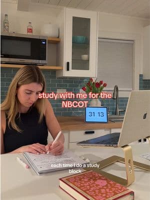 don’t lose sight of your goals !! come chat with me on a 1:1👩🏼‍💻🩵🥼linked in bio #studytok #otstudent #studying #studywithme #occupationaltherapy #otschool #occupationaltherapystudent #collegementors #nbcot 