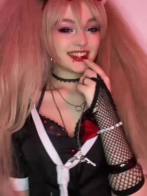 How was everyone’s valentines? Mine was amazing. #junko #junkoenoshima #junkoenoshimacosplay #junkocosplay #junkoposes #kuromix_coz #danganronpa #danganronpacosplay #junkodanganronpa #danganronpajunko #danganronpacosplayer #danganronpacos