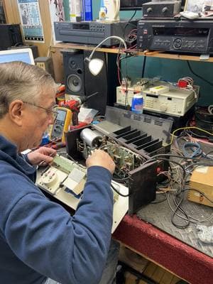 Bringing this massive Phase Linear 700B Amplifier back to life.  #vintageaudio #hifiaudio #audiophile #audiophiles #vintagestereo #workvibes #stereo #stereosound #classicaudio #vintage #phaselinear #cool