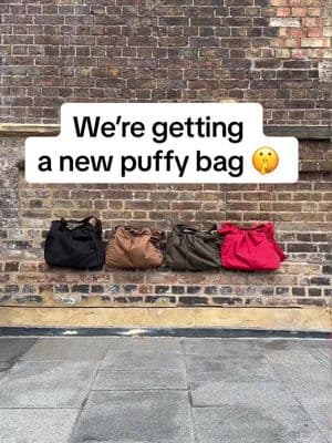 They could be a diva…but you should get them before they’re gone! 🏃‍♀️ 🏃‍♂️  UNIQLO : C Soft Puffy Shoulder Bag arrives 2/20!  #uniqlobag #uniqlopuffybag #puffybag #uniqlousa #uniqlo #bag #laptopbag 