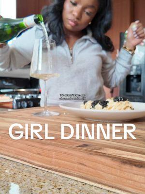 Let’s make the ultimate girl dinner: caviar pasta 🥂 #cookwithme #caviarpasta #girldinner #30yearoldsontiktok 