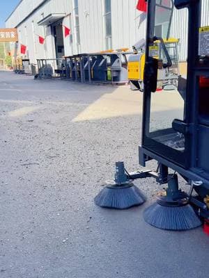 For small road cleaning#streetsweeper #clean #environmentprotection #sweepingcar #roadcleaning 