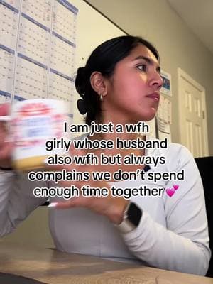 I am just an ordinary girl who loves her husband and wants to spend all my time with him💕 #creatorsearchinsights #wfh #whatieatinaday #latinastiktok #latinacontentcreator #wfhdiaries #wfhcouple #fyp #corporatelife #adayinmylife #marriagehumor 