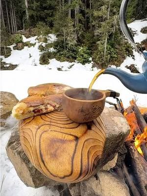 Toast with sausage in winter camping 🫓🏕❄️💦 #outdoorcooking #cookingasmr #Recipe #leon #cookingnature #foodtiktok #camping #cooking #sausage 