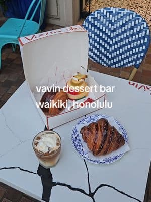 📍Vavin Dessert Bar in Waikiki, but really though, that Hawaiian honey sea salt croissant is soo good, same with the savory ones yum 😋 #seattlefoodie #hawaiifood #oahueats #waikikifood where to eat in oahu, where to eat honolulu, waikiki food spots, french pastries in hawaii