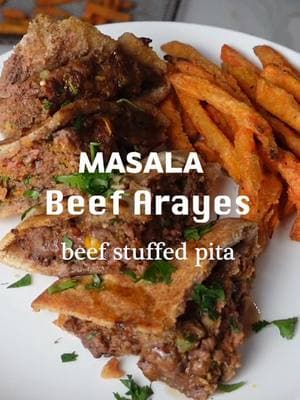 ✨masala beef stuffed pitas inspired by the middle eastern arayes One of the best and easiest foods any beginner cook can make! The simple masala blend as a little bit of spice and ease into your life ❤️ Full recipe: INGREDIENTS: * 1lb ground beef * 1/2 Small Onion * 1/2 Red Bell Pepper * 1/4 Cup of Chopped Cilantro/Parsley * 1 Green Chili * 2 Garlic Cloves * 1 Teaspoon of Salt * 1 Teaspoon of Black Pepper * 1 Teaspoon of Cumin * 1 Teaspoon of Turmeric * 1 Teaspoon of Red Chili Powder * 1 Teaspoon of Coriander powder * 2 Pita Pockets * Pomegranate Molasses for drizzle *optional* INSTRUCTIONS: 1. In a food processor, blend the onions, garlic, bell pepper, chili, and cilantro till its a paste 2. Mix with the beef till its well combined 3. Slice your pitas and stuff with the beef 4. Pre-heat your oven to 400 degrees 5. Spray your baking tray with oil and place the pitas with more oil and bake for 15 minutes. 6. Serve with fries and enjoy! . . . #arayes #hawashi #burgers #sandwichesofinstagram #EasyRecipes #keema #highprotein #highproteinmeals #easymeals #ramadanrecipes #desirecipes #middleeasternfood #desifood #bangladeshifood #pakistanifood #indianfood #dinnerrecipes #lunchrecipes #ramadanfood 