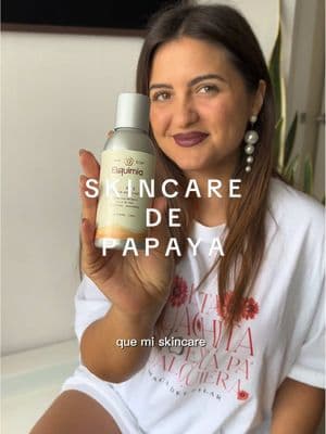 • SKINCARE DE PAPAYA 😍 • me emociona mostrarles un producto de mi tierra hecho con tanto amor 🤍  La papaya chilena es una fruta típica de la IV Región (de donde vengo), y con el aceite de las semillas nació @Elquimia Skincare , una línea de productos naturales que me tiene sorprendida y maravillada. Cada vez que hago mi rutina me siento AMADA 🌼 y mi piel está suavecita y humectada todo el tiempo. Para encontrar los productos pueden visitar elquimia.com o si viven fuera de Chile, están disponibles en Amazon 😍 . . . #skincareproducts #naturalskincare #cuidadodelapiel #productonatural