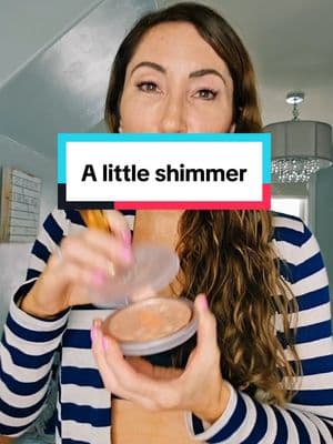 Shimmer bronzer  Someone who doesn't wear a lot of makeup I like the shine this gives me. #bronzer #faceshimmer #facebronzer #facehighlighter #naturalbeauty 