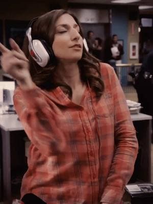 DIVAA @Chelsea Peretti || #b99 #ginalinetti #chelseaperetti #brooklyn99 #diva #icon #legend #girlboss #funny #hot #tvshow #sitcom #rosadiaz #jakeperalta #police #cop #nypd #edit #viral #fyp #foryou #newyork #stephaniebeatriz