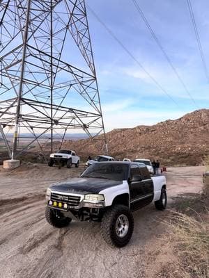 🖤🖤 #fyp #gmt800 #yew #repost #gmc #viral #country #prerunner #brorunner #real #socal #kuntry #