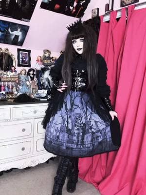 This was actually my birthday ootd / coord that I never posted.. but I’ll post it now as a break from the katsu posts 😅  #gpkismnumberonefan #egl #gothiclolita #moimememoitie #goth #gothic #vkei #visualkei #lolitacoord #gpkism