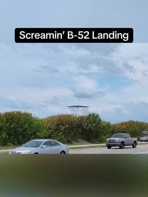 Screamin’ B-52 Landing. #b52 #scream #landing #flying #airplane #usaf #fyp 