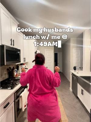 BEST day of the week  🏃🏼‍♀️💨🫡🥳 . . . . #MomsofTikTok #sahmlife #lunch #lunchtime #pack #packing #lonche #humor #husbandwife #husband #bluecollar #Lifestyle #morningroutine #morning #morningvlog #explore #wife #wifelife #wifey #coffee #coffeetime #cook #cooking #cookwithme #fyp 