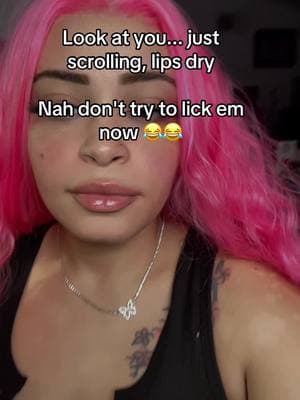 I know a few of y’all scrolling with some dry ahh lips lmao 🤣 #bekkiibluu #fyp #youcrazy #scrolling #drylips #ashy #lol 