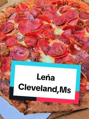 Trying the  best pizza in MISSISSIPPI  😵‍💫‼️Leńa Cleveland,Ms #mississippirestaurants #mississippieats #mississippifood #foodreview #foodcritic #hiddemgem #pizza