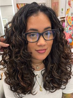 Curly cut and highlight🧚 #curlystylist #curlystylistnj #matrix #curly #curlyhair #fyp #fypシ #k18 #curls #curlyhighlights #fyppppppppppppppppppppppp 