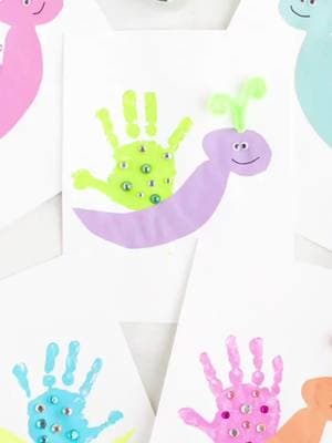 Create a beautiful Handprint Butterfly with the kids! 🦋✨ This colorful craft uses handprints, gems, pipe cleaners, and paper to make a fun and creative keepsake. Perfect for preschoolers and older kids alike! 🎨💖 #handprintbutterfly #butterflycraft #kidscrafts #diycrafts #preschoolcrafts #artsandcraftsforkids #creativekids #funforkids #craftingtime #handprintcrafts #craftideasforkids #kidsactivities #easycrafts #toddleractivities #preschoolactivities #homeschoolfun #earlylearning #processart #kidfriendlycrafts #handsonlearning #craftsforkids #diyart #creativeplay #funwithkids #craftymom #simplecrafts #playbasedlearning #familycrafts #keepsakecraft #papercrafts #sensoryplay #artsandcrafts #learningthroughplay #colorfulcrafts #handmadecrafts #crafternoon #butterflyart #preschoolfun #familyfun #toddlercrafts #homeschoolactivities