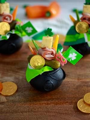 St. Patrick’s Day Party Idea ☘️  What I used:  Mixed nuts Cocktail pickles Ham @Roth Cheese dill havarti Peppers Cucumbers @Airheads Xtremes Chocolate gold coins Make sure you add plenty of snacks in the base of the cup. They are very light and this will keep them from tipping if you have too much stacked on top.  #stpatricksday #stpatricksdayfood #stpatricksdayparty 