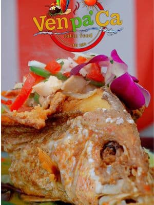 🌊✨ ¡Sabor al mar de Puerto Rico en cada bocado! Prepárate para disfrutar de un delicioso pescado relleno de pulpo y camarones, bañado en una irresistible salsa de ajo. 🍽️🇵🇷 ¡No te lo pierdas y trae un pedacito del Caribe a tu mesa! #VenPaCa #SaborBorincano #CocinaDelMar #tiktok  @Real Kingdom Media  producción ❤️🇵🇷