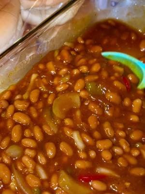 BBQ BAKED BEANS AND SMOKED CHICKEN SANDWICHES ON MY LUNCH MENU TODAY!!! QUICK AND SIMPLE!!! #chef #icancook #fyp #smokedchicken #bbqbakedbeans #lunch 