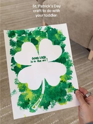 St. Patrick’s day craft to do with your toddler 🍀 Even my 1.5 year old loved this! #craftymom #stpatricksdaycrafts #toddlercrafts #MomsofTikTok #toddlermom #stpatricksday #stpaddysday #stpatricksdayactivities #craftsfortoddlers 