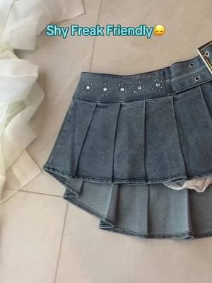 Don’t be scurred#girlfashion #aicash #miniskirts #skirtpockets 