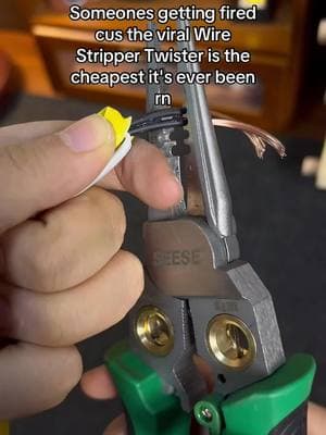 The pliers that can best protect our safety are very practical #screwdriver #tools #screwdriverkit #screwdriversets #fyp 