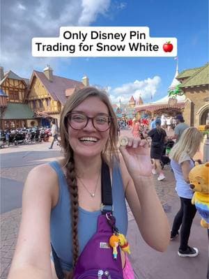 Disney Pin Trading for Snow White 🥧 @Disney Parks #disneyworld #waltdisneyworld #magickingdom #epcot #animalkingdom #hollywoodstudios #disneysprings #pintrading #disneypintrading #disneypins #orlando #orlandoflorida #centralflorida #themepark #themeparks #disneyparks