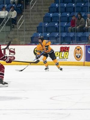 Career goal number 50 for LB is a pretty one🔥🔥 #BobcatNation x #NCAAHockey 