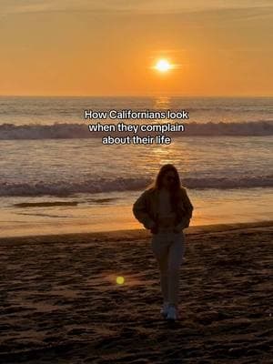 How Californians look when they complain about their life 🤪 #californialiving #californialife #losangeles #venicebeach #californiasunsets 