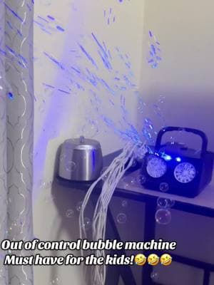 The ultimate blasting bubble machine🤣🤣🤣 #bubble #kidstoys #kidstoysplay #bubblemachine 