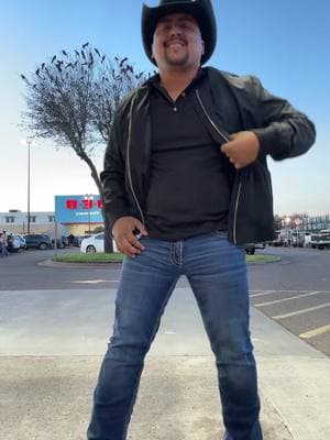 Estoy enamorado 🥰🇲🇽🤠 #parati #fypシ #vaquero #bailando #dance #bobypulido #desvelado #vaquerosmexicanos #956rgv🌴 #dancewithme #heb @Bobby Pulido✳ 