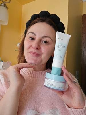 Strengthen, soothe, and hydrate with iUNIK Beta Glucan 3X Barrier Cream – your skin’s ultimate moisture shield! @iUNIK @iunik_us_official  #iunikbetaglucan #iunikbg3xcream #glowingskin #skinsolutions #skinhealer #sensitiveskin #dryskin #combinationskin