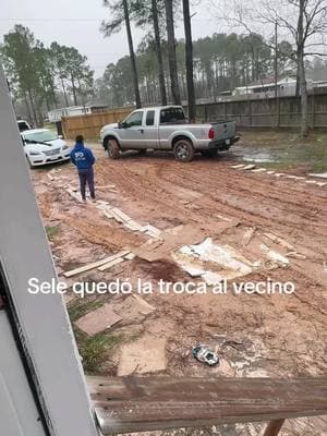 Marquiños ayudando al vecino q sele quedó la troca #viral #foryou #escuelitasd 